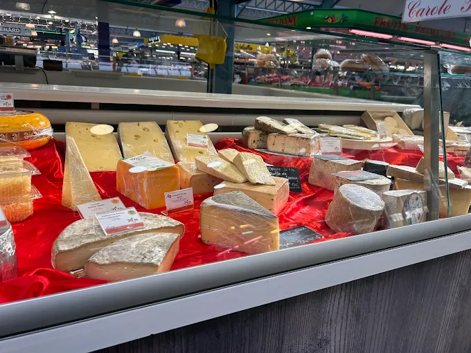 Stand Jessy Cheese au marché de Boulogne-Billancourt